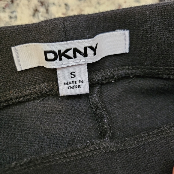 DKNY Black 2 Patterned Pull On Pants 67% Cotton 29% Polyester  4% Spandex Size S - Picture 6 of 6